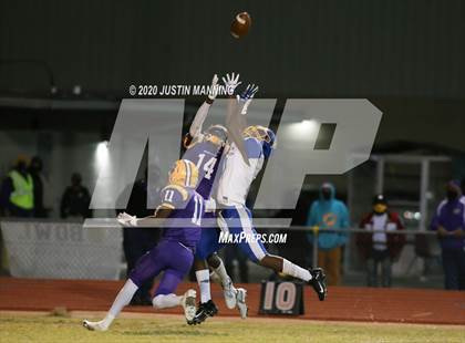 Thumbnail 2 in Gosnell vs. Dumas (AAA 4A 2nd Round Playoff) photogallery.