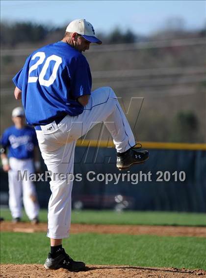 Thumbnail 3 in Lampeter-Strasburg @ Penn Manor photogallery.
