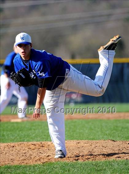 Thumbnail 1 in Lampeter-Strasburg @ Penn Manor photogallery.