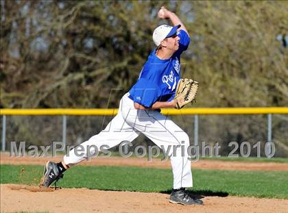 Thumbnail 3 in Lampeter-Strasburg @ Penn Manor photogallery.