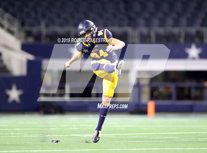 Thumbnail 3 in Magnolia vs. Highland Park (UIL 5A Division 1 Region 2 Area Playoff) photogallery.