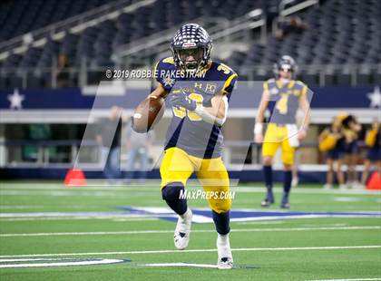 Thumbnail 2 in Magnolia vs. Highland Park (UIL 5A Division 1 Region 2 Area Playoff) photogallery.