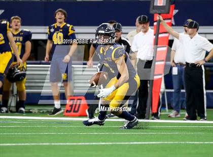 Thumbnail 3 in Magnolia vs. Highland Park (UIL 5A Division 1 Region 2 Area Playoff) photogallery.