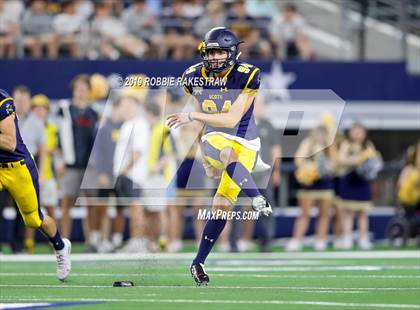 Thumbnail 2 in Magnolia vs. Highland Park (UIL 5A Division 1 Region 2 Area Playoff) photogallery.