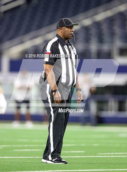 Thumbnail 1 in Magnolia vs. Highland Park (UIL 5A Division 1 Region 2 Area Playoff) photogallery.