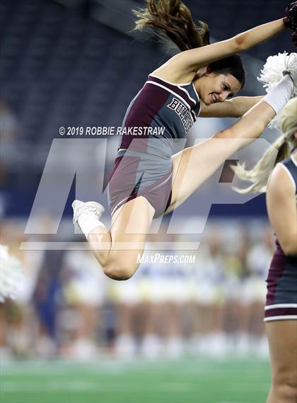 Thumbnail 3 in Magnolia vs. Highland Park (UIL 5A Division 1 Region 2 Area Playoff) photogallery.