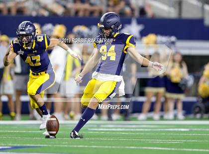 Thumbnail 3 in Magnolia vs. Highland Park (UIL 5A Division 1 Region 2 Area Playoff) photogallery.