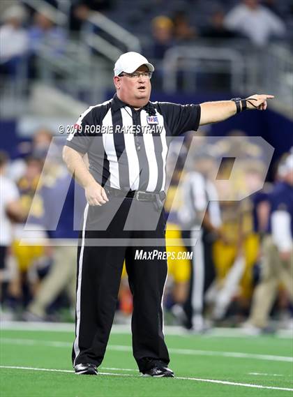 Thumbnail 1 in Magnolia vs. Highland Park (UIL 5A Division 1 Region 2 Area Playoff) photogallery.