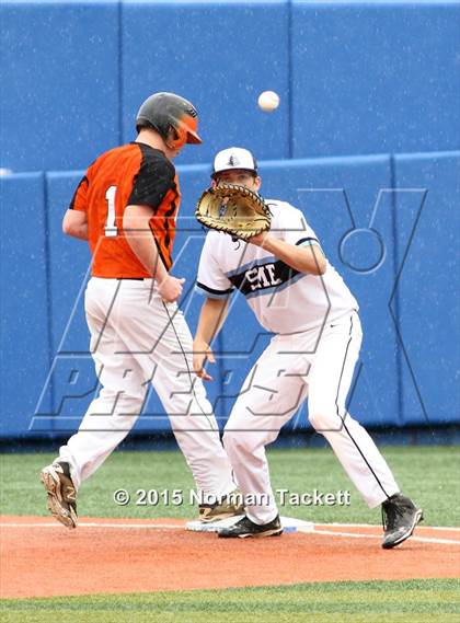 Thumbnail 3 in East vs. Shawnee Mission Northwest (KSHSAA 6A Quarterfinal) photogallery.