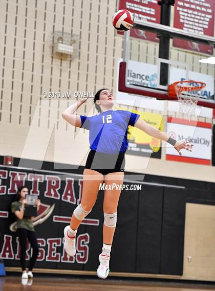 Thumbnail 3 in Byron Nelson vs Coppell (UIL 6A Bi-District Playoff) photogallery.