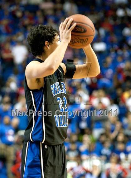 Thumbnail 3 in Christian County vs. Shelby Valley (KHSAA Sweet 16) photogallery.