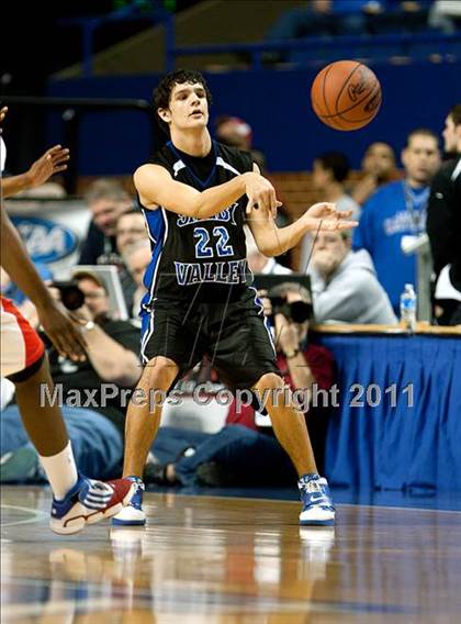 Thumbnail 3 in Christian County vs. Shelby Valley (KHSAA Sweet 16) photogallery.