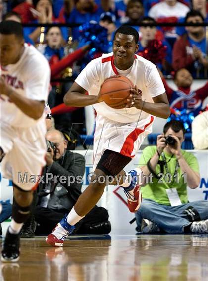 Thumbnail 3 in Christian County vs. Shelby Valley (KHSAA Sweet 16) photogallery.