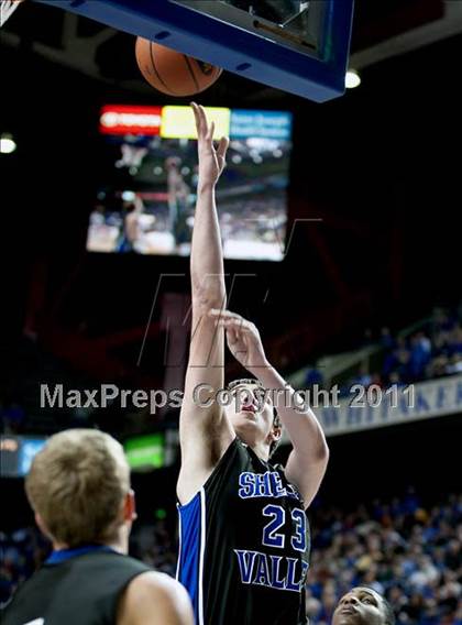 Thumbnail 2 in Christian County vs. Shelby Valley (KHSAA Sweet 16) photogallery.