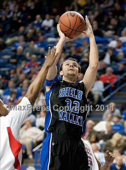 Thumbnail 3 in Christian County vs. Shelby Valley (KHSAA Sweet 16) photogallery.