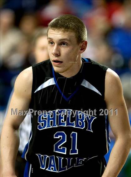 Thumbnail 1 in Christian County vs. Shelby Valley (KHSAA Sweet 16) photogallery.