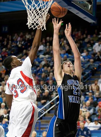 Thumbnail 2 in Christian County vs. Shelby Valley (KHSAA Sweet 16) photogallery.
