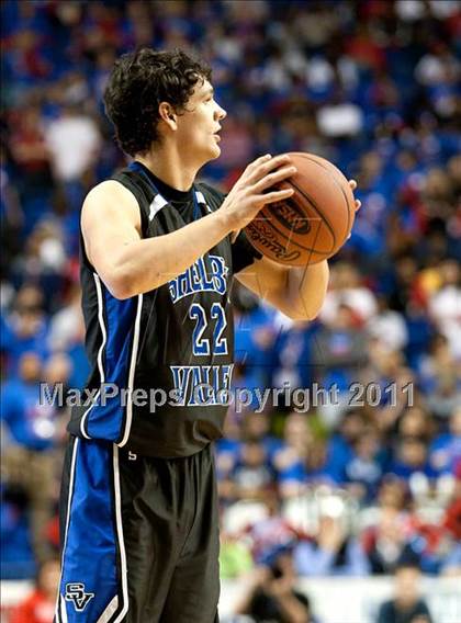 Thumbnail 2 in Christian County vs. Shelby Valley (KHSAA Sweet 16) photogallery.
