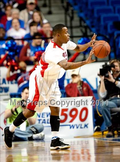 Thumbnail 1 in Christian County vs. Shelby Valley (KHSAA Sweet 16) photogallery.