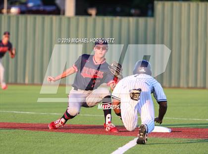 Thumbnail 3 in Allen vs. Boyd (UIL 6A Regional Quarterfinal) photogallery.