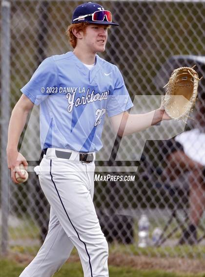 Thumbnail 1 in Yorktown @ Herndon photogallery.