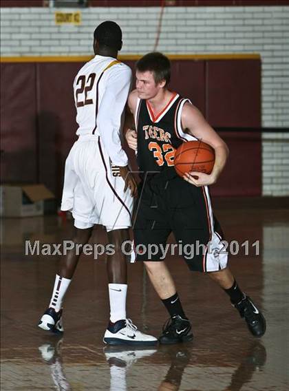 Thumbnail 2 in Mamaroneck vs Mt. Vernon (Section One Super Saturday) photogallery.