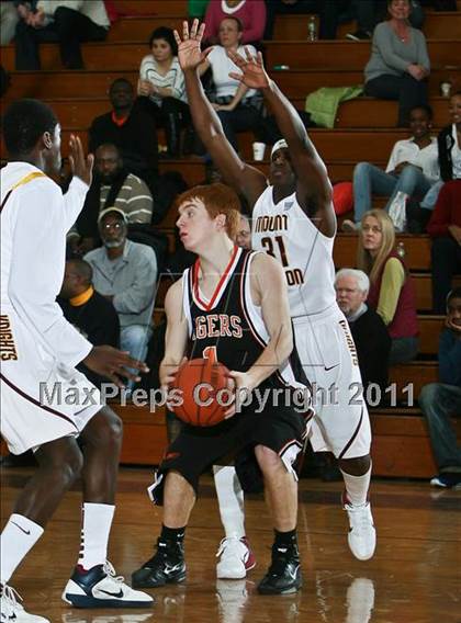 Thumbnail 3 in Mamaroneck vs Mt. Vernon (Section One Super Saturday) photogallery.
