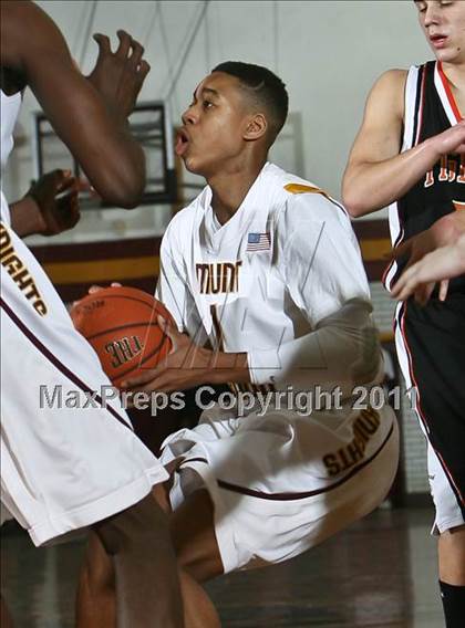 Thumbnail 1 in Mamaroneck vs Mt. Vernon (Section One Super Saturday) photogallery.