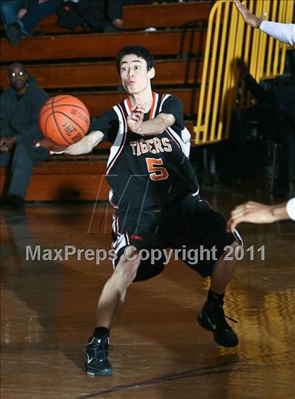 Thumbnail 3 in Mamaroneck vs Mt. Vernon (Section One Super Saturday) photogallery.