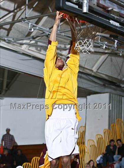 Thumbnail 3 in Mamaroneck vs Mt. Vernon (Section One Super Saturday) photogallery.