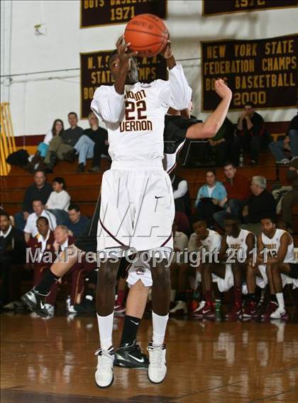 Thumbnail 1 in Mamaroneck vs Mt. Vernon (Section One Super Saturday) photogallery.