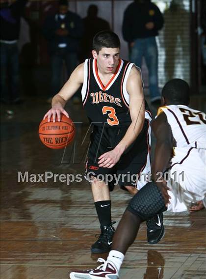 Thumbnail 1 in Mamaroneck vs Mt. Vernon (Section One Super Saturday) photogallery.