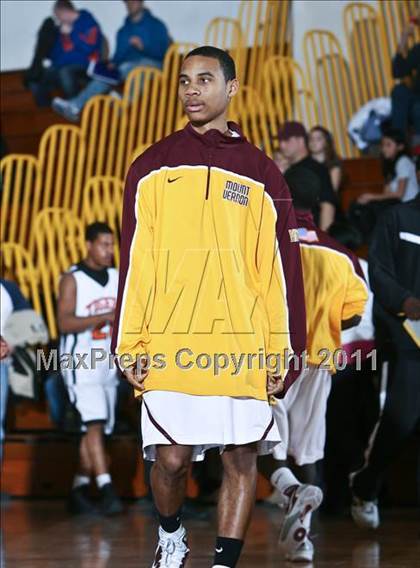 Thumbnail 1 in Mamaroneck vs Mt. Vernon (Section One Super Saturday) photogallery.