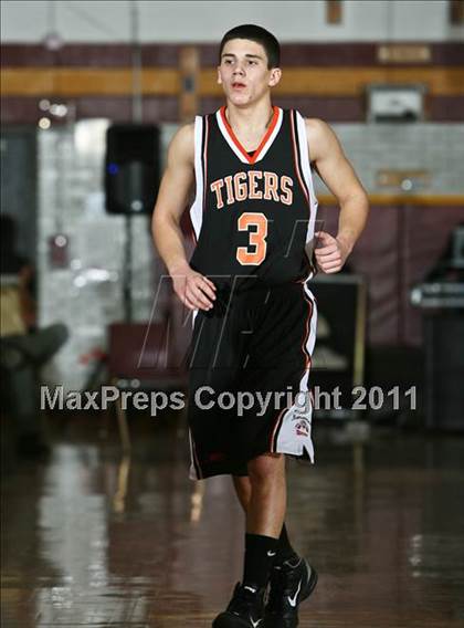 Thumbnail 2 in Mamaroneck vs Mt. Vernon (Section One Super Saturday) photogallery.