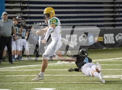 Thumbnail 1 in Lynden vs. Hockinson (WIAA 2A Final) photogallery.