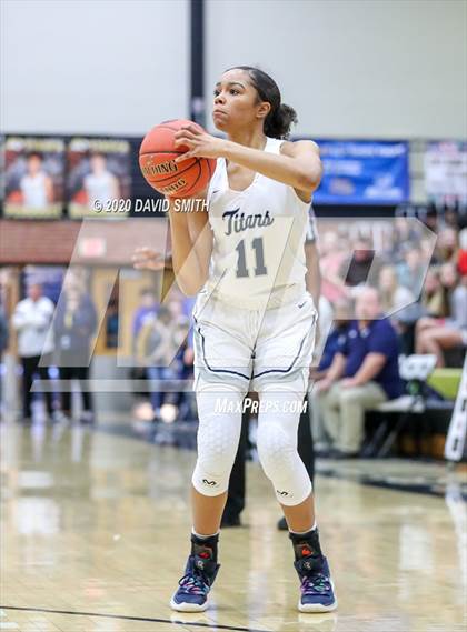 Thumbnail 3 in Lee's Summit West vs Belton (MSHSAA District Championship) photogallery.