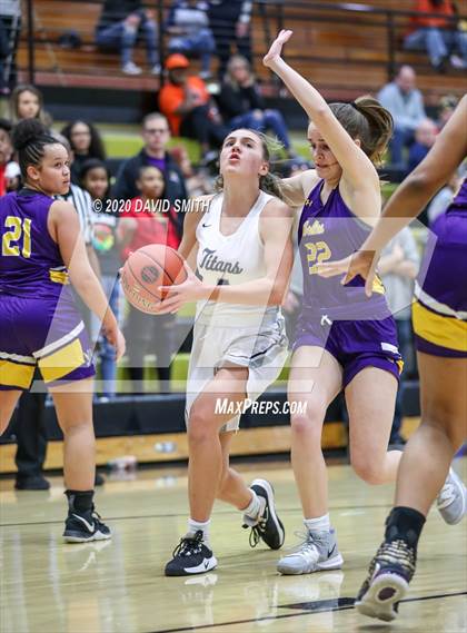 Thumbnail 3 in Lee's Summit West vs Belton (MSHSAA District Championship) photogallery.