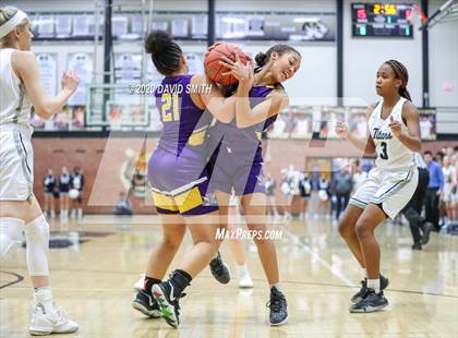 Thumbnail 3 in Lee's Summit West vs Belton (MSHSAA District Championship) photogallery.