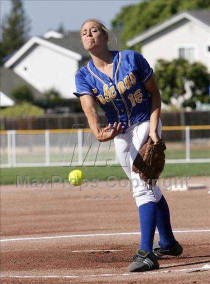 Thumbnail 3 in San Ramon Valley vs. Foothill (CIF NCS D1 Playoffs) photogallery.