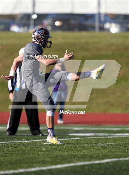 Thumbnail 3 in Hannibal @ Kearney (MSHSAA Class 4 Quarterfinal) photogallery.
