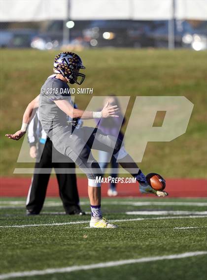 Thumbnail 2 in Hannibal @ Kearney (MSHSAA Class 4 Quarterfinal) photogallery.