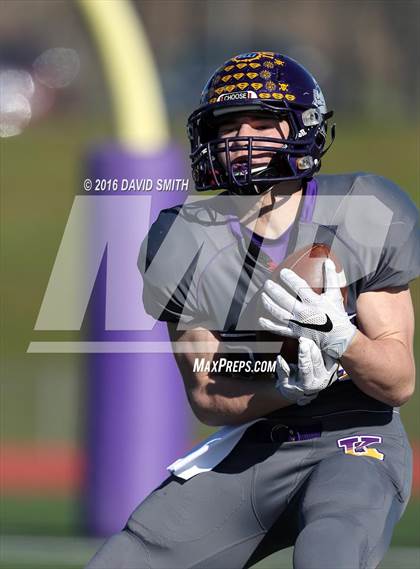 Thumbnail 2 in Hannibal @ Kearney (MSHSAA Class 4 Quarterfinal) photogallery.
