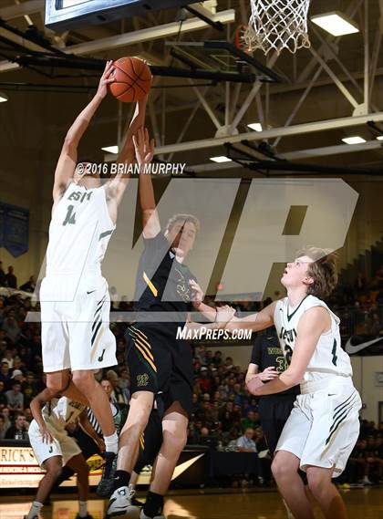 Thumbnail 2 in West Linn vs. Jesuit (Les Schwab Invitational) photogallery.