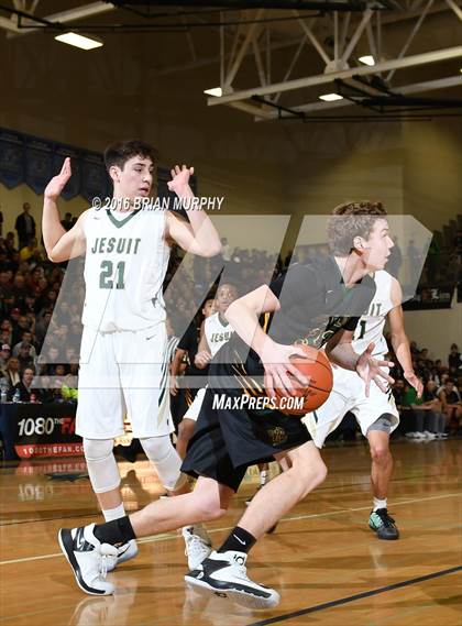 Thumbnail 1 in West Linn vs. Jesuit (Les Schwab Invitational) photogallery.