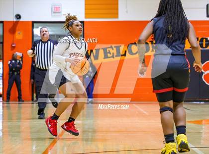 Thumbnail 3 in Douglas Byrd @ South View photogallery.
