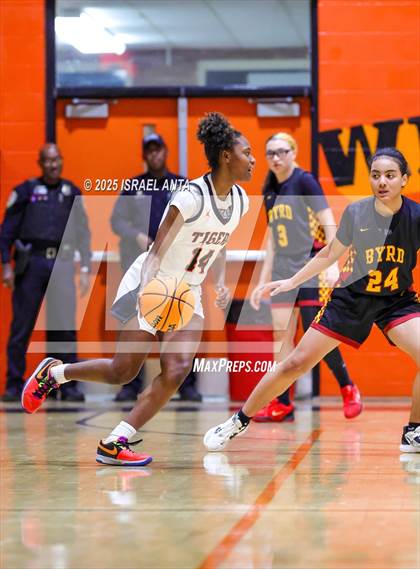 Thumbnail 3 in Douglas Byrd @ South View photogallery.