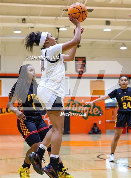 Thumbnail 3 in Douglas Byrd @ South View photogallery.