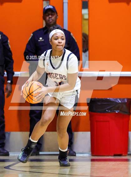 Thumbnail 3 in Douglas Byrd @ South View photogallery.