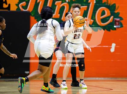 Thumbnail 1 in Douglas Byrd @ South View photogallery.
