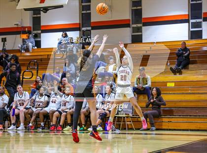 Thumbnail 3 in Douglas Byrd @ South View photogallery.